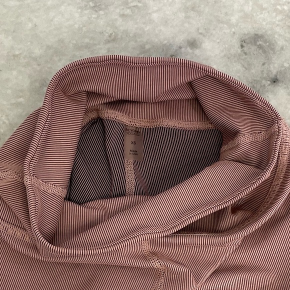 Beyond Yoga Ribbed Mauve Bike Shorts - Picture 13 of 14